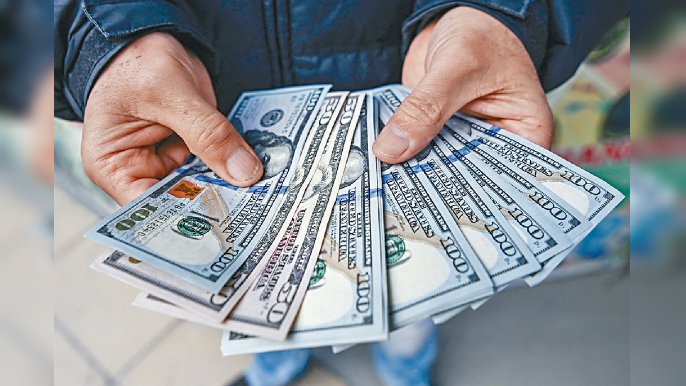 ■美元周二升見至16個月新高，美元兌日圓升至四年多最高水準。
