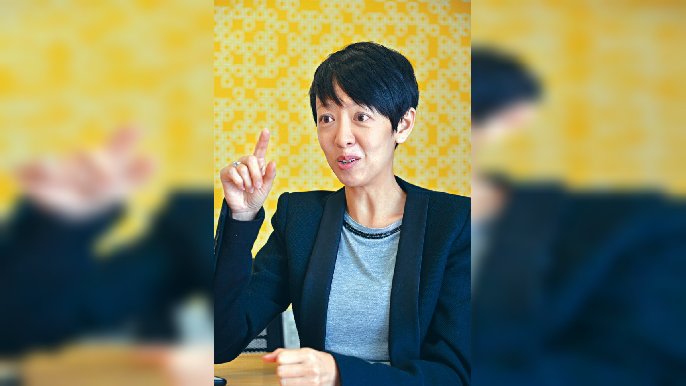 ﻿■梁幼莓笑道，香港有七百萬人，但fb每月活躍用戶已達五百萬人，商家看到有潛在客人自然願意落廣告。