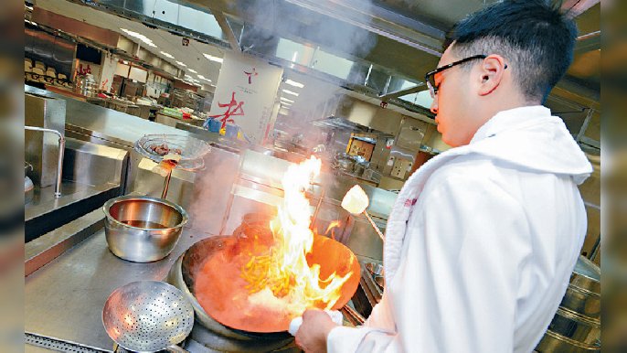 ■廚師以出色烹調技巧為終身手藝，無懼被AI取代。資料圖片
