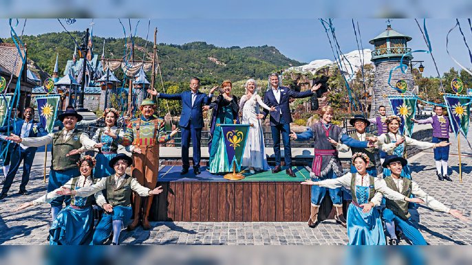 ■萬眾期待嘅「魔雪奇緣世界」，終於喺香港迪士尼樂園正式開幕喇！
