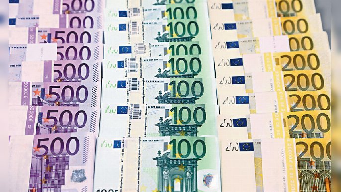 ■歐羅昨日歐市在1.0990水平整固，下方支持1.0950、1.0900，上方阻力1.1060、1.1100。
