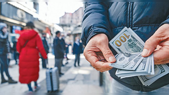 ■美元周四升至16個月高點，上日美國公佈的10月通脹數據，激發市場押注升息。
