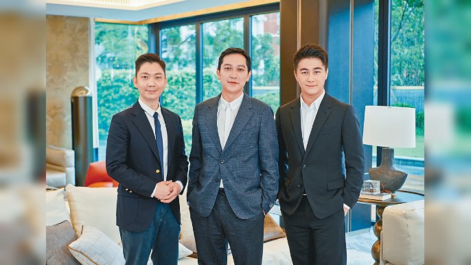 ■東方盛世首席文化官李丞責博士、東方盛世主席姫鏞倡先生、東方盛世副主席何猷君先生