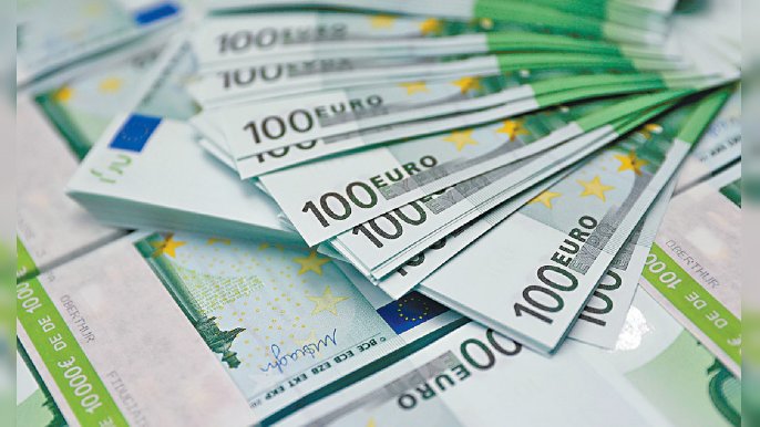 ■隨著RSI及隨機指數亦已自超買區域回落，預料歐羅兌美元正處回落階段。
