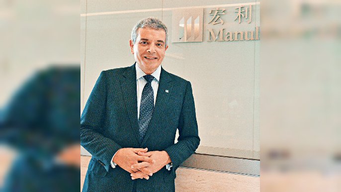 ﻿■宏利首席行政總監萬士家認為，創新的客戶服務是集團致勝關鍵，同時着重科技如何拉近與客人的關係。