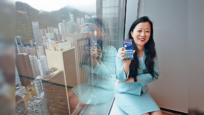 ﻿■三星電子香港電訊及資訊科技產品部業務副總裁趙依音表示，集團從多方位攻佔市場，務求繼續做智能手機市場龍頭。
