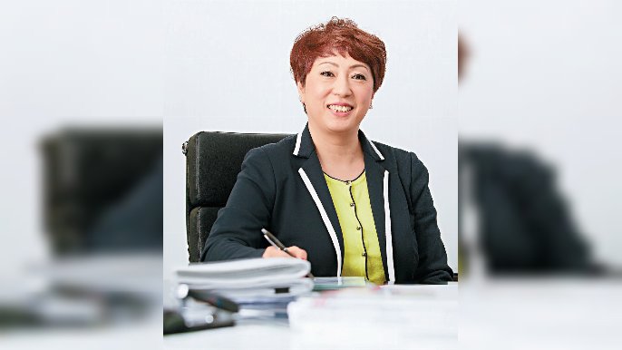 ■高級經理奧山千香子。