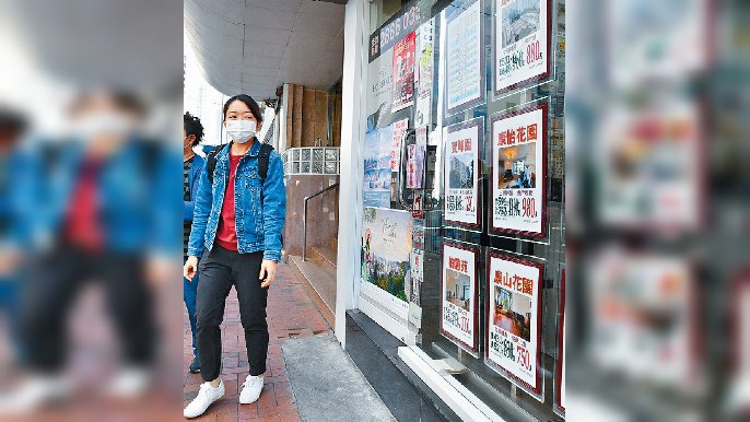 ■二手楼市受业主连番「封盘」影响，问盘及睇楼量都有回落。资料图片
